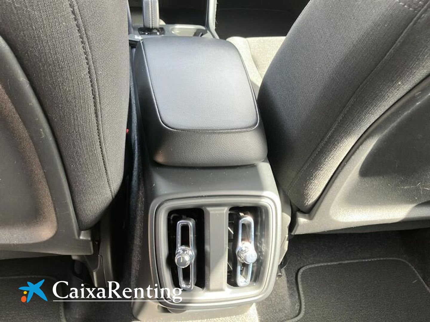Volvo XC40 T3 Momentum Core Auto 120 kW (163 CV)