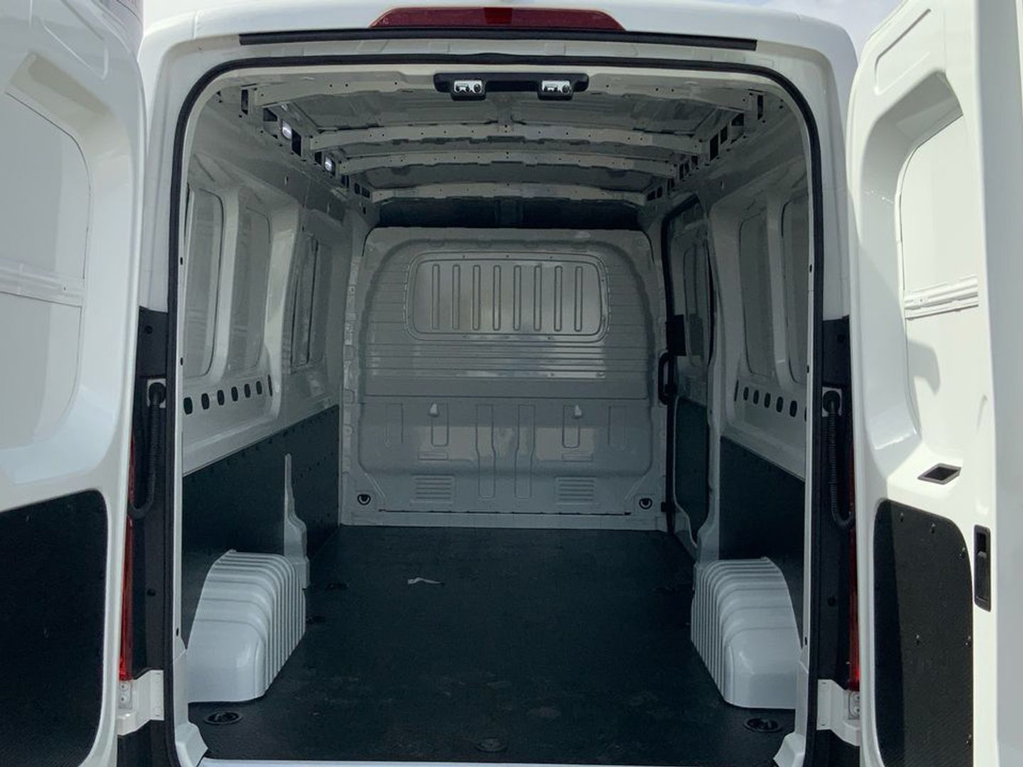 MAXUS Deliver 9 Furgón 2.0D L3H2 110 kW (150 CV)