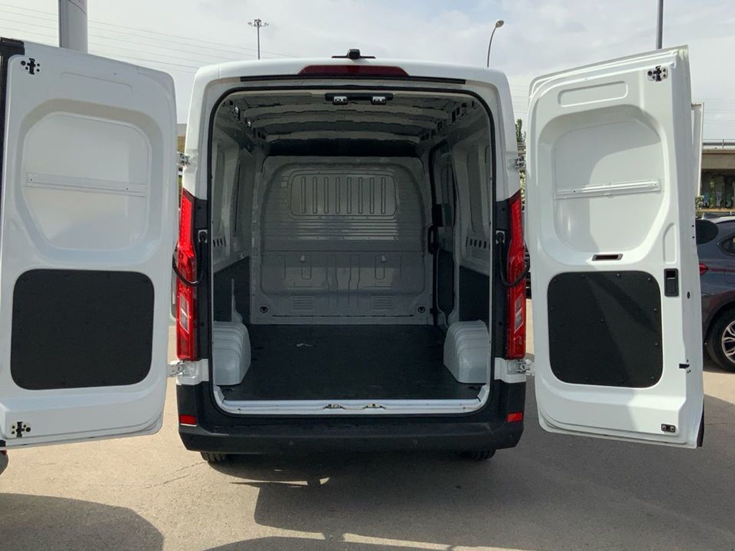 MAXUS Deliver 9 Furgón 2.0D L3H2 110 kW (150 CV)