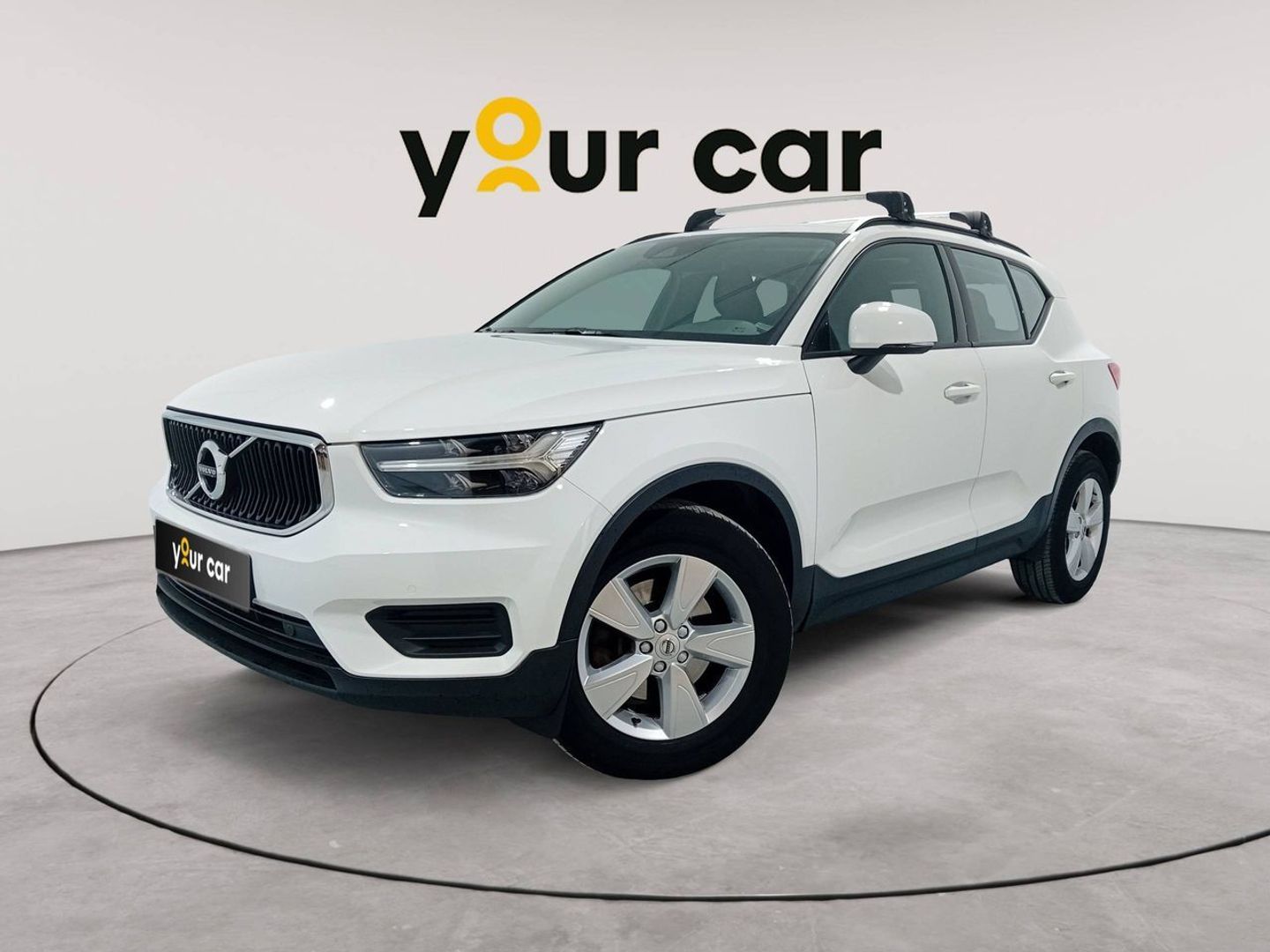 Volvo XC40 T2 Momentum Core 95 kW (129 CV) Blanco All Terrain / Pick-up
