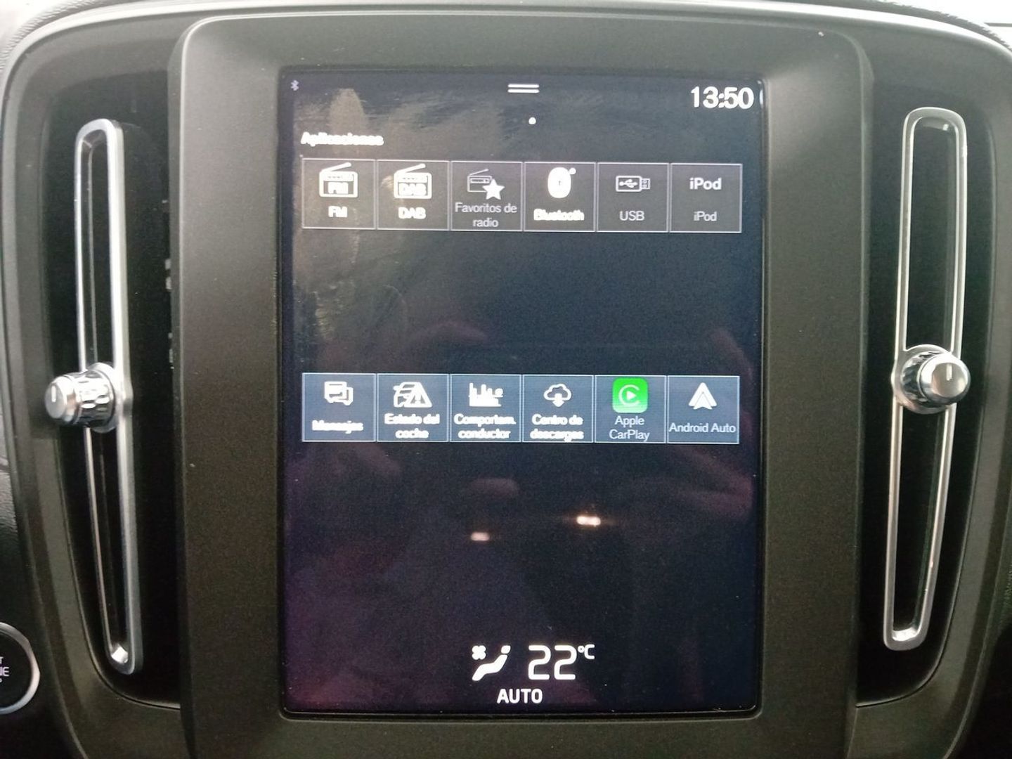 Volvo XC40 T2 Momentum Core 95 kW (129 CV)