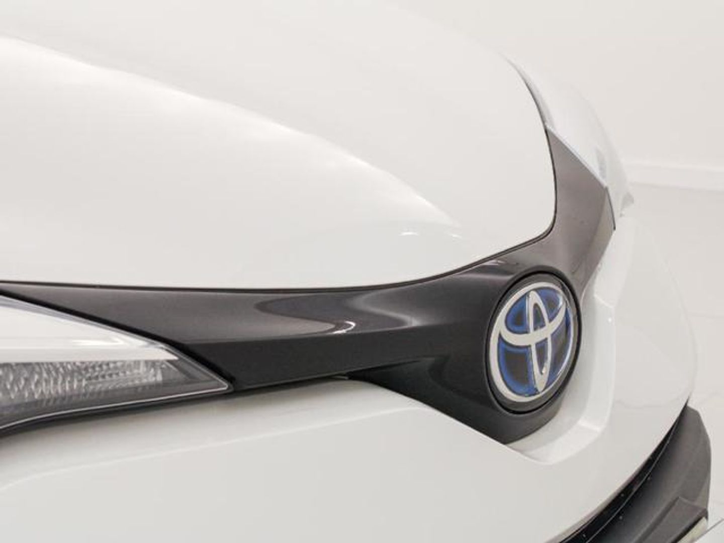 Toyota C-HR 1.8 125H Advance 90 kW (122 CV)