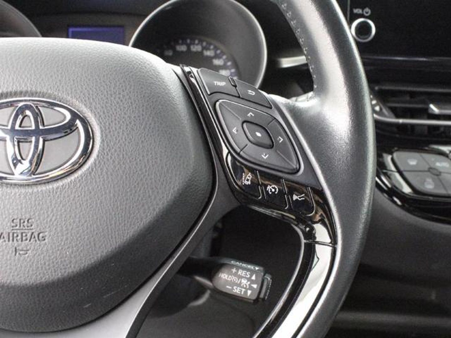 Toyota C-HR 1.8 125H Advance 90 kW (122 CV)