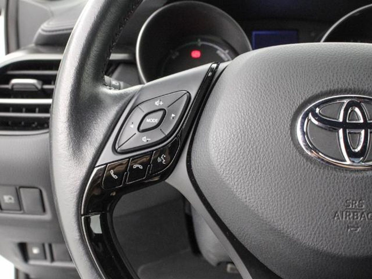 Toyota C-HR 1.8 125H Advance 90 kW (122 CV)