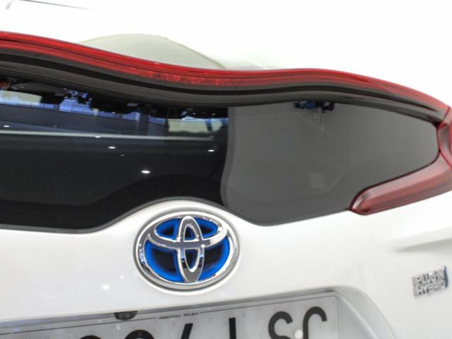 Toyota Prius 1.8 Plug-In 125PH Advance 90 kW (122 CV)