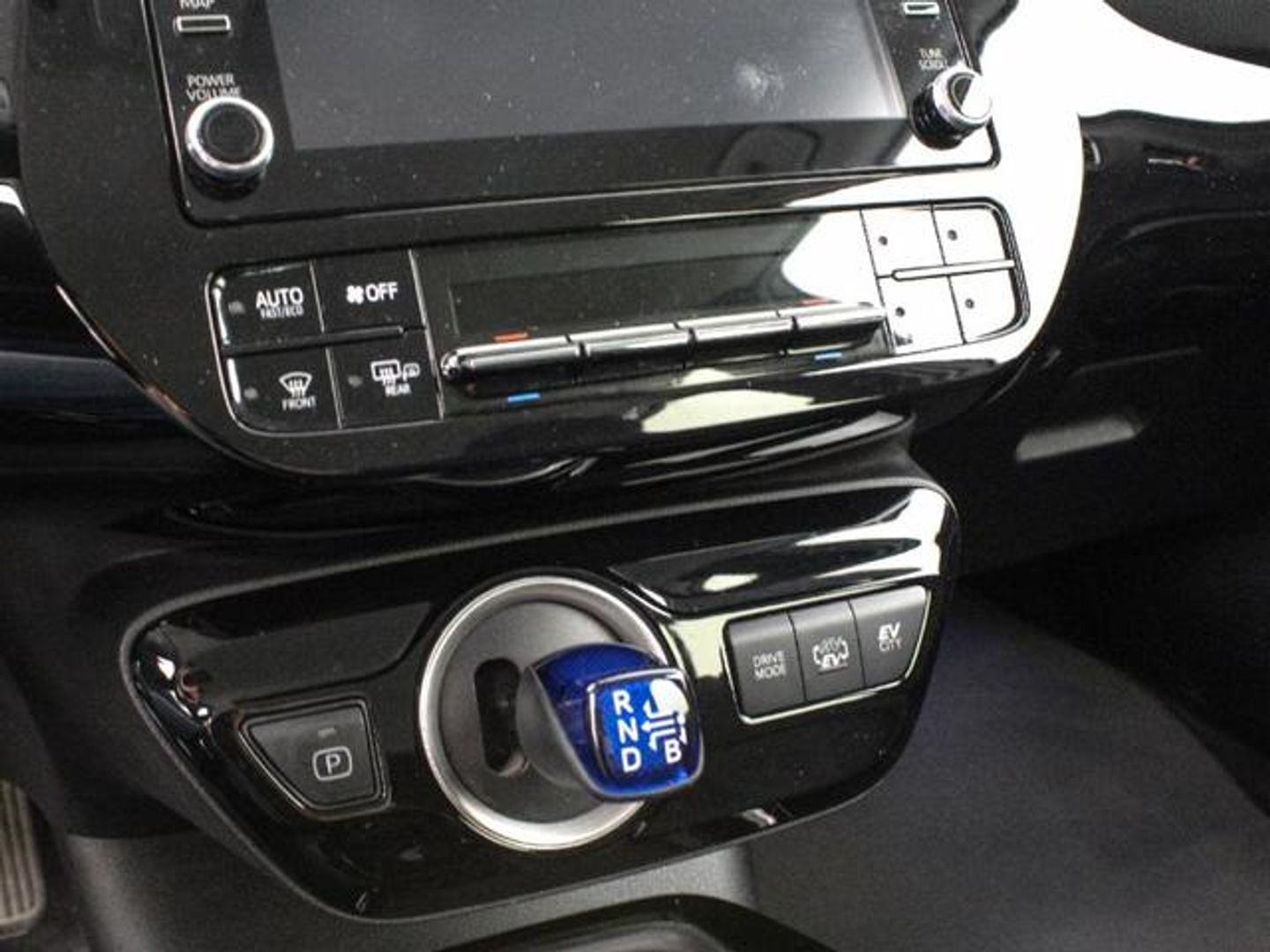 Toyota Prius 1.8 Plug-In 125PH Advance 90 kW (122 CV)