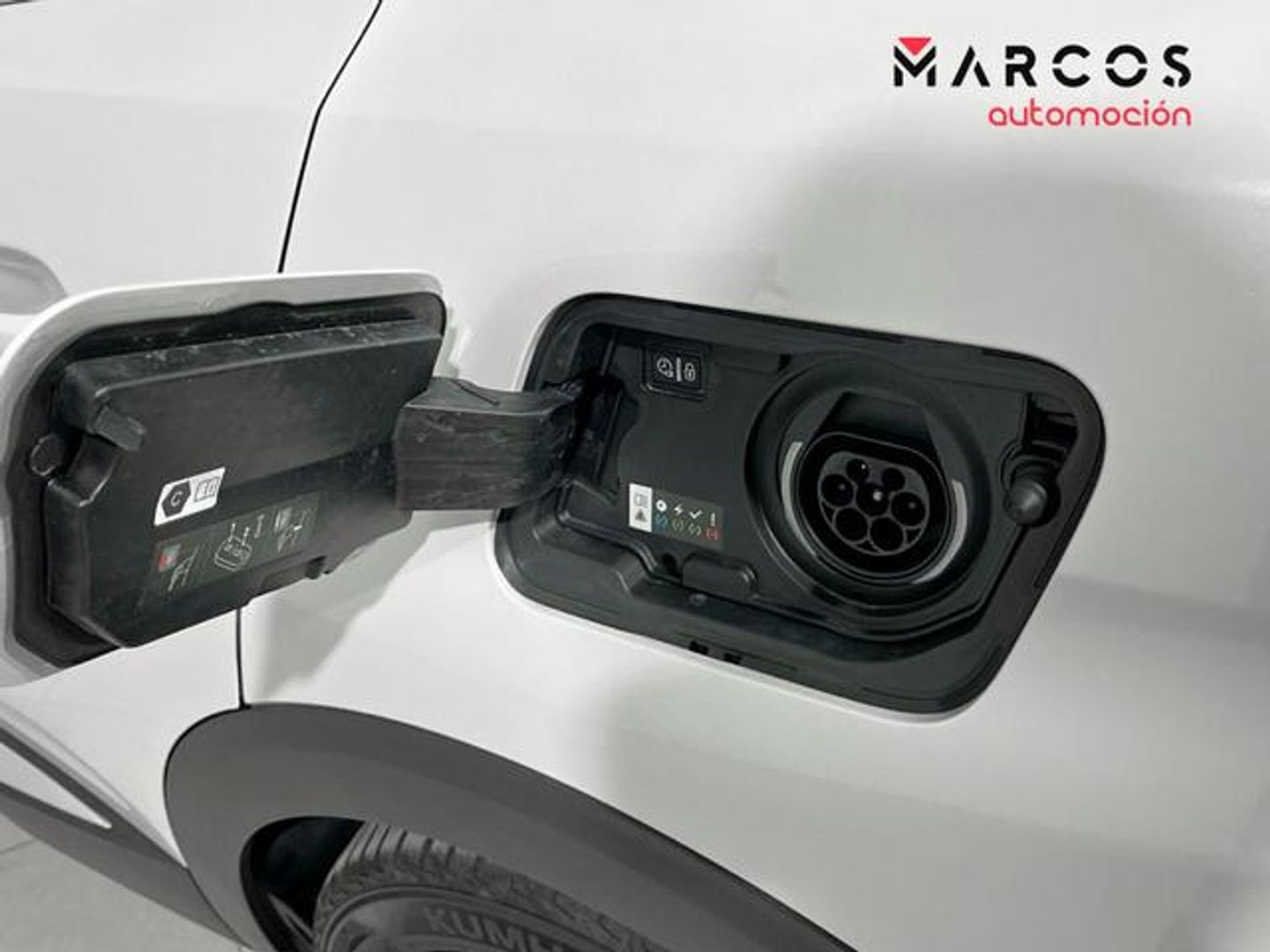 Peugeot 3008 Hybrid 300 GT Pack e-EAT8 221 kW (300 CV)