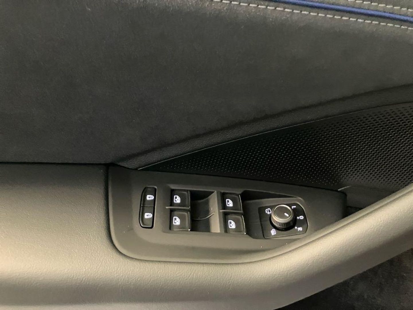 Volkswagen Passat Variant R-Line eHybrid PHEV 200 kW (272 CV) DSG