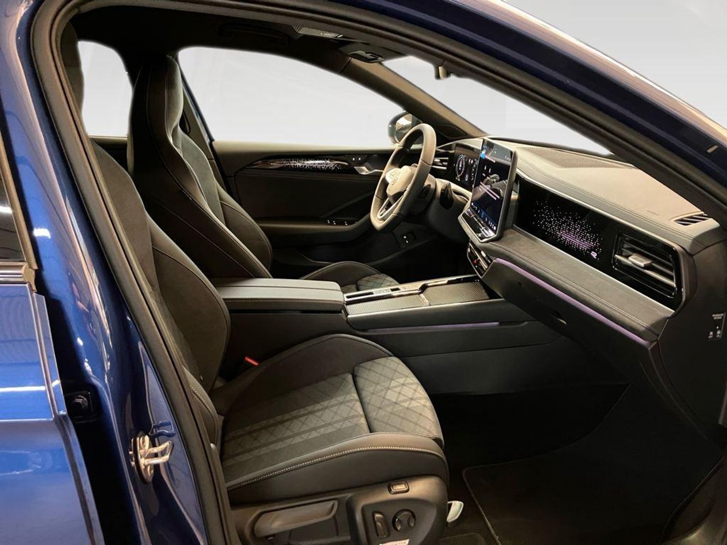 Volkswagen Passat Variant R-Line eHybrid PHEV 200 kW (272 CV) DSG