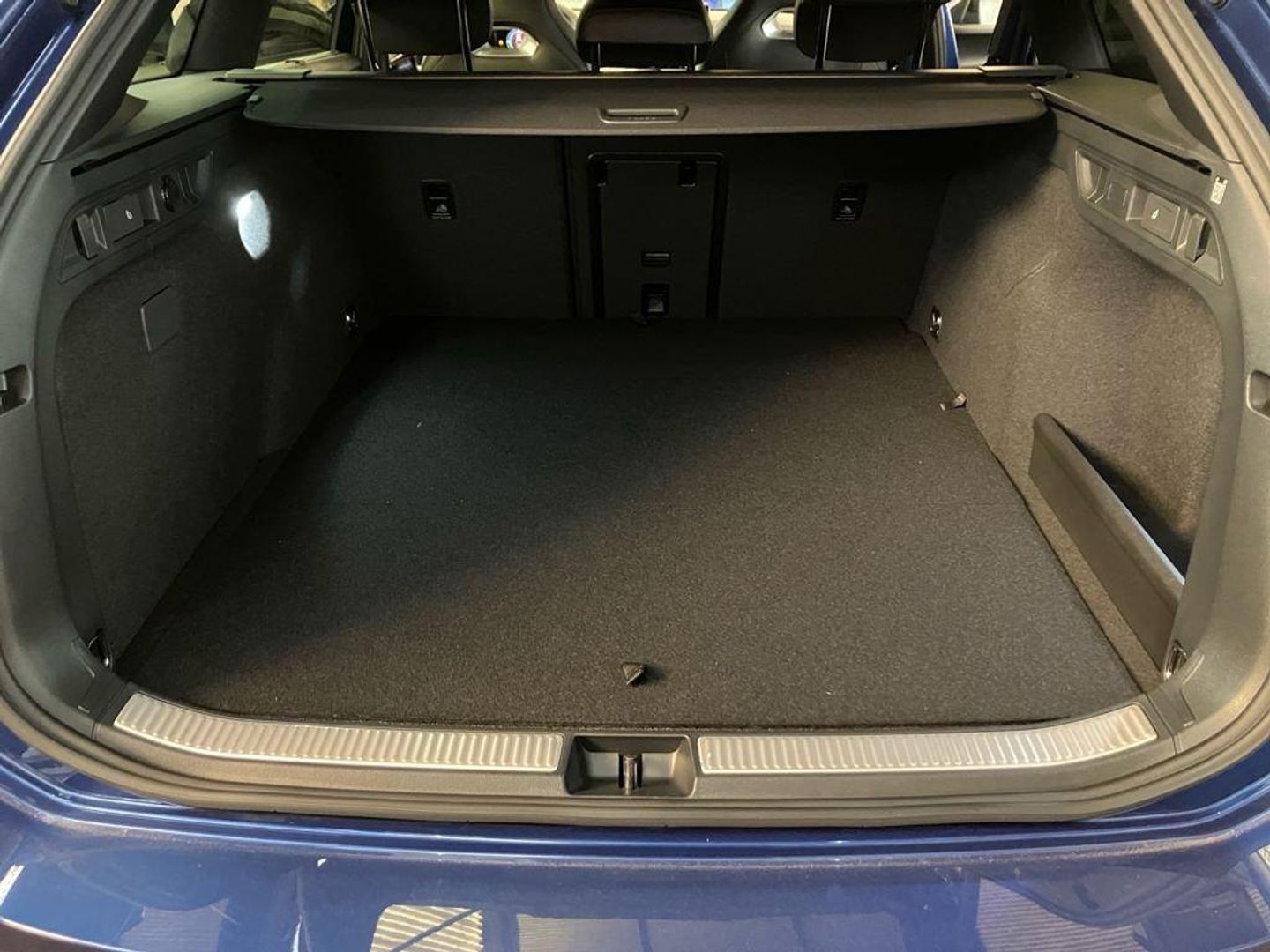 Volkswagen Passat Variant R-Line eHybrid PHEV 200 kW (272 CV) DSG