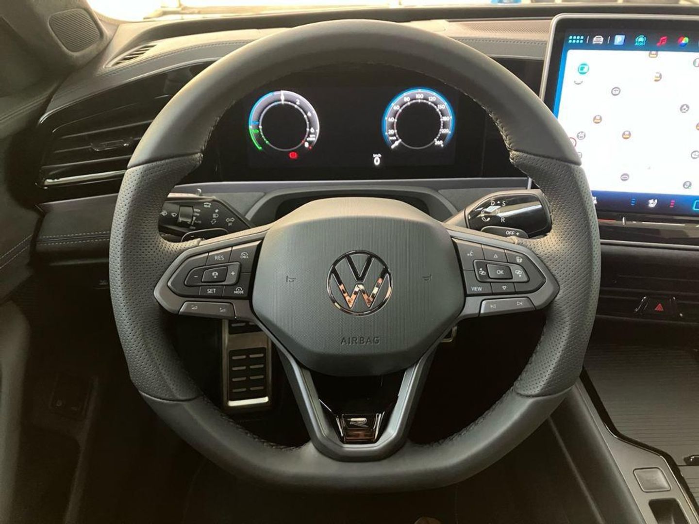 Volkswagen Passat Variant R-Line eHybrid PHEV 200 kW (272 CV) DSG
