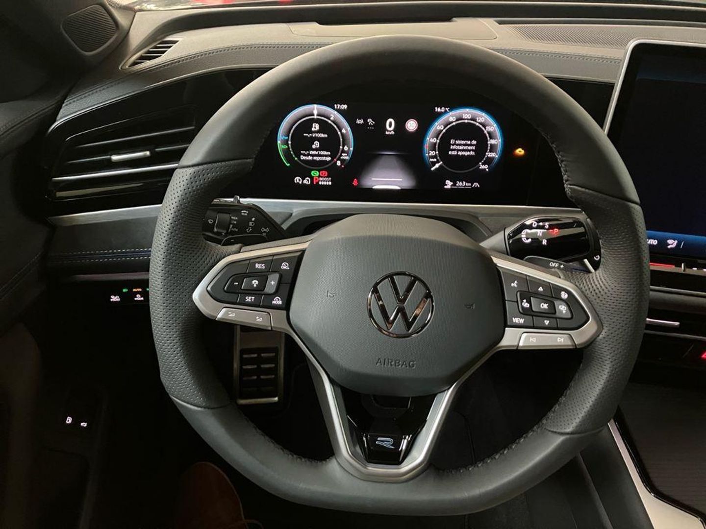 Volkswagen Passat Variant R-Line eHybrid PHEV 200 kW (272 CV) DSG