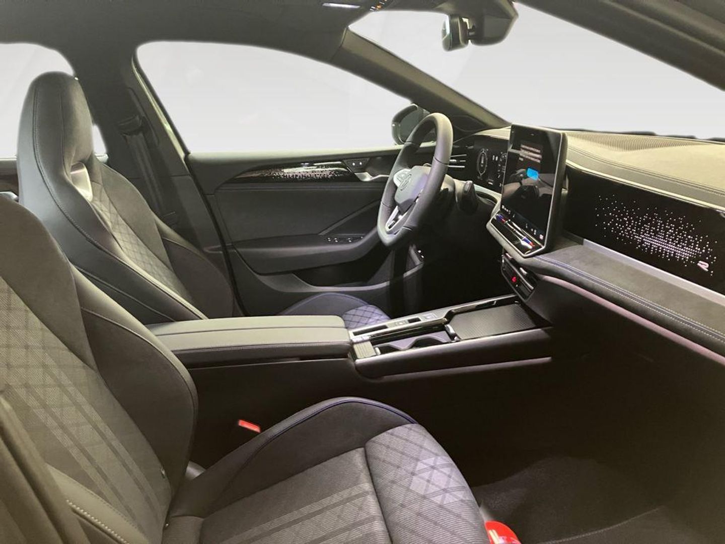 Volkswagen Passat Variant R-Line eHybrid PHEV 200 kW (272 CV) DSG