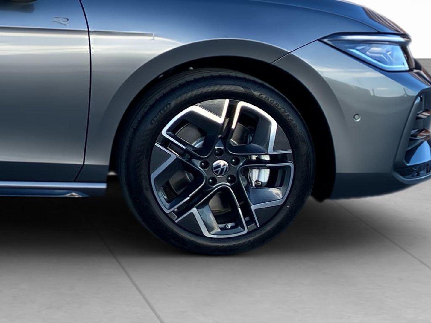 Volkswagen Passat Variant R-Line eHybrid PHEV 200 kW (272 CV) DSG