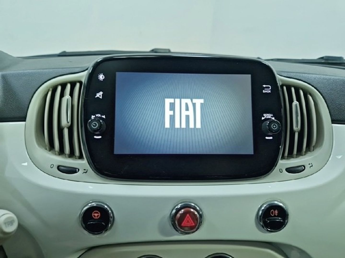 Fiat 500 1.0 Hybrid Dolcevita 51 kW (70 CV)