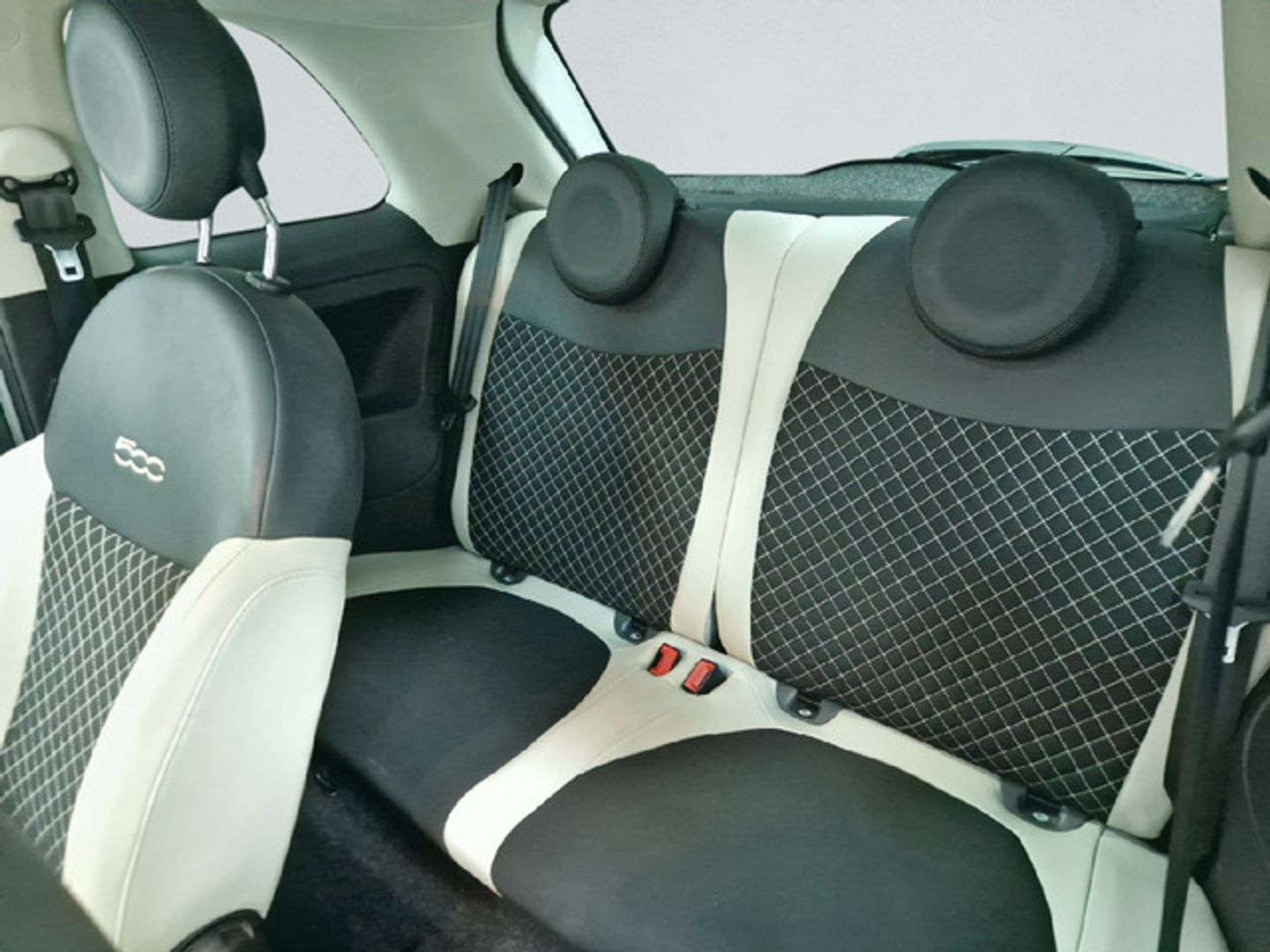 Fiat 500 1.0 Hybrid Dolcevita 51 kW (70 CV)