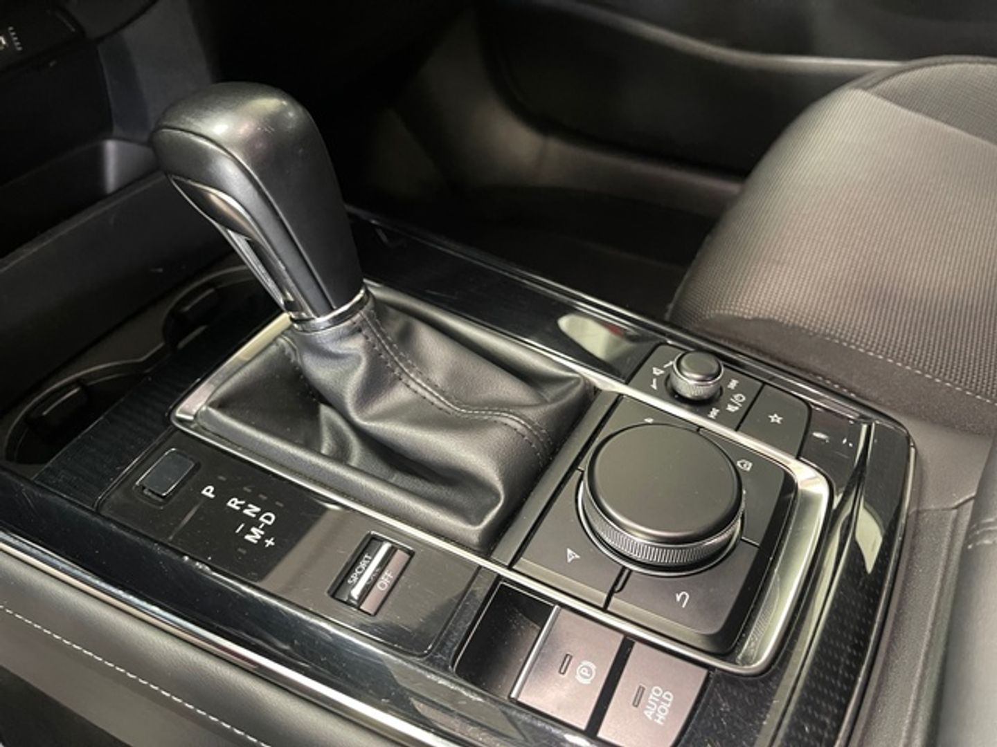 Mazda CX-30 2.0 e-Skyactiv-G Zenith AT 90 kW (122 CV)