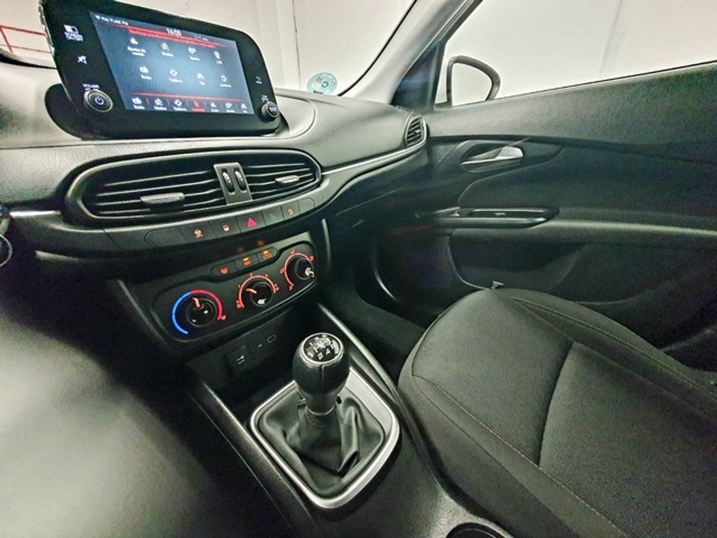 Fiat Tipo 1.3 Multijet Mirror 70 kW (95 CV)
