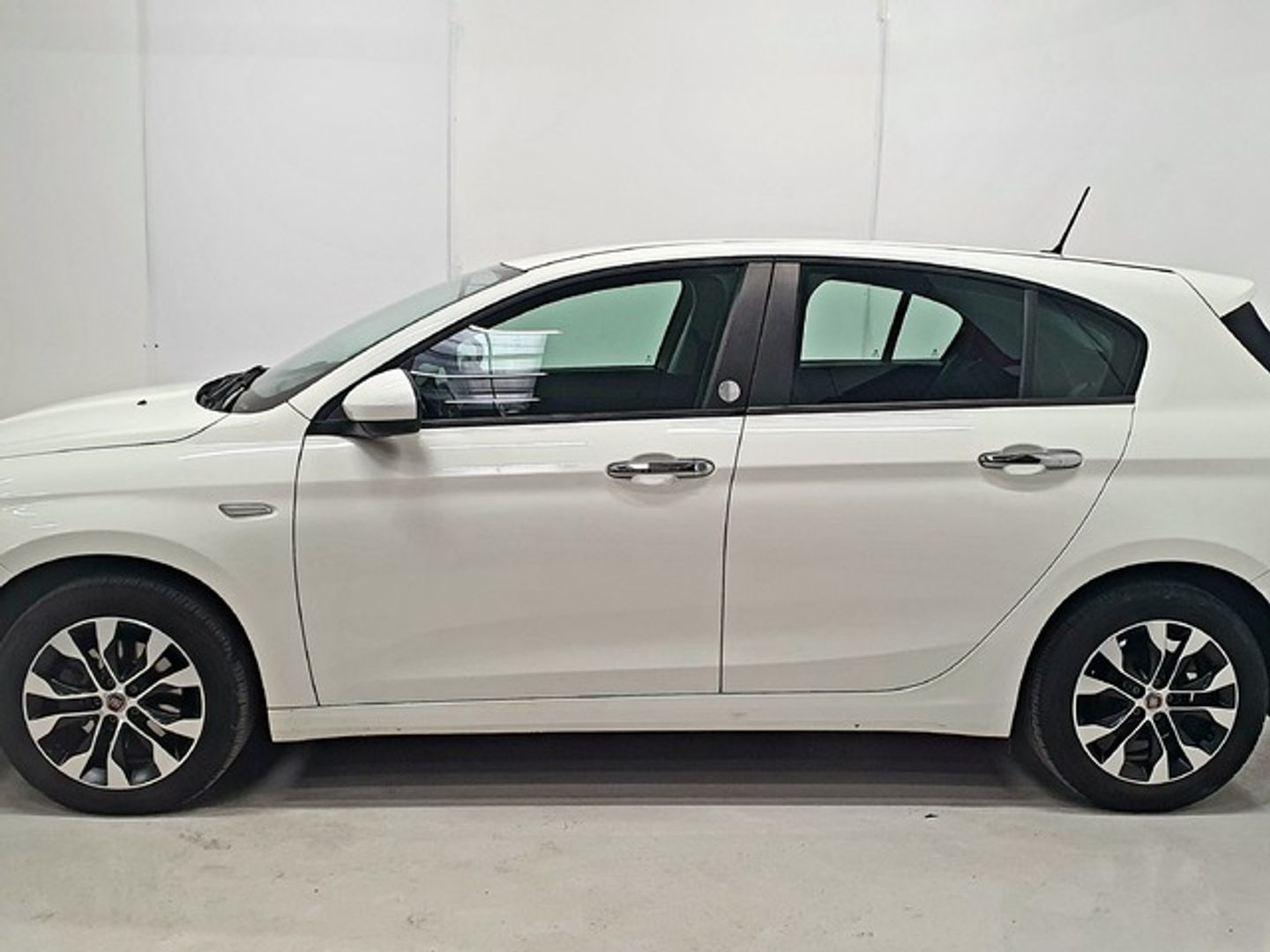 Fiat Tipo 1.3 Multijet Mirror 70 kW (95 CV)