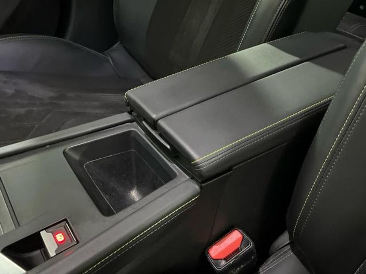 Peugeot 408 GT Puretech EAT8 96 kW (130 CV)