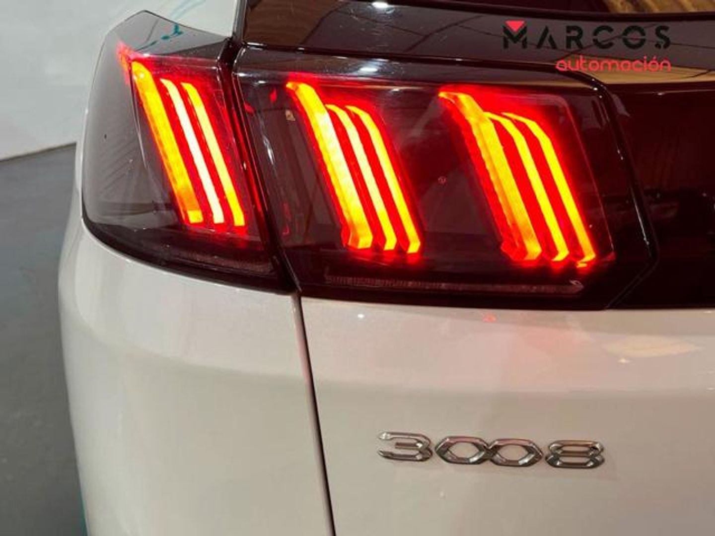 Peugeot 3008 Hybrid 136 Allure Pack eDCS6 100 kW (136 CV)