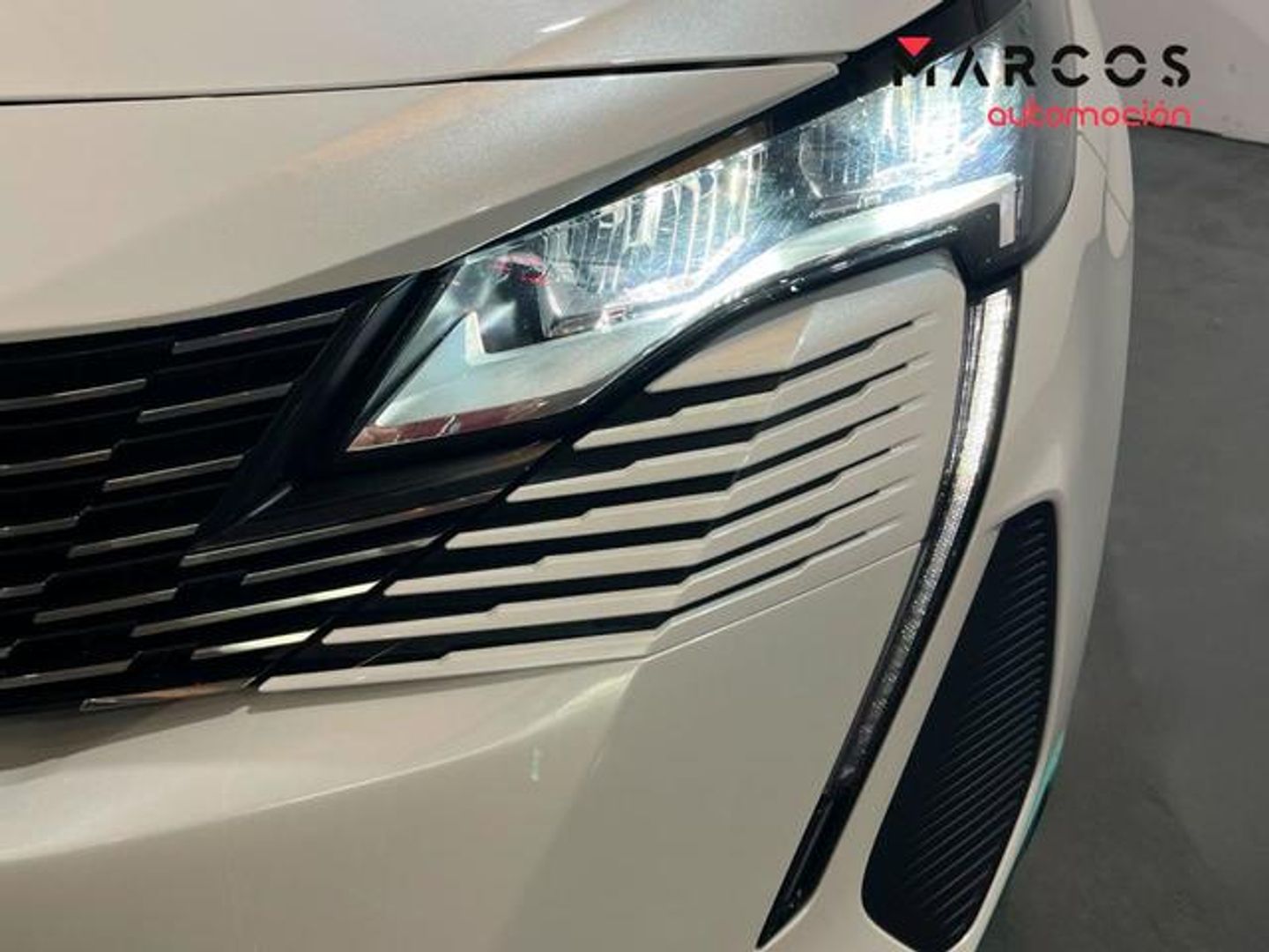 Peugeot 3008 Hybrid 136 Allure Pack eDCS6 100 kW (136 CV)