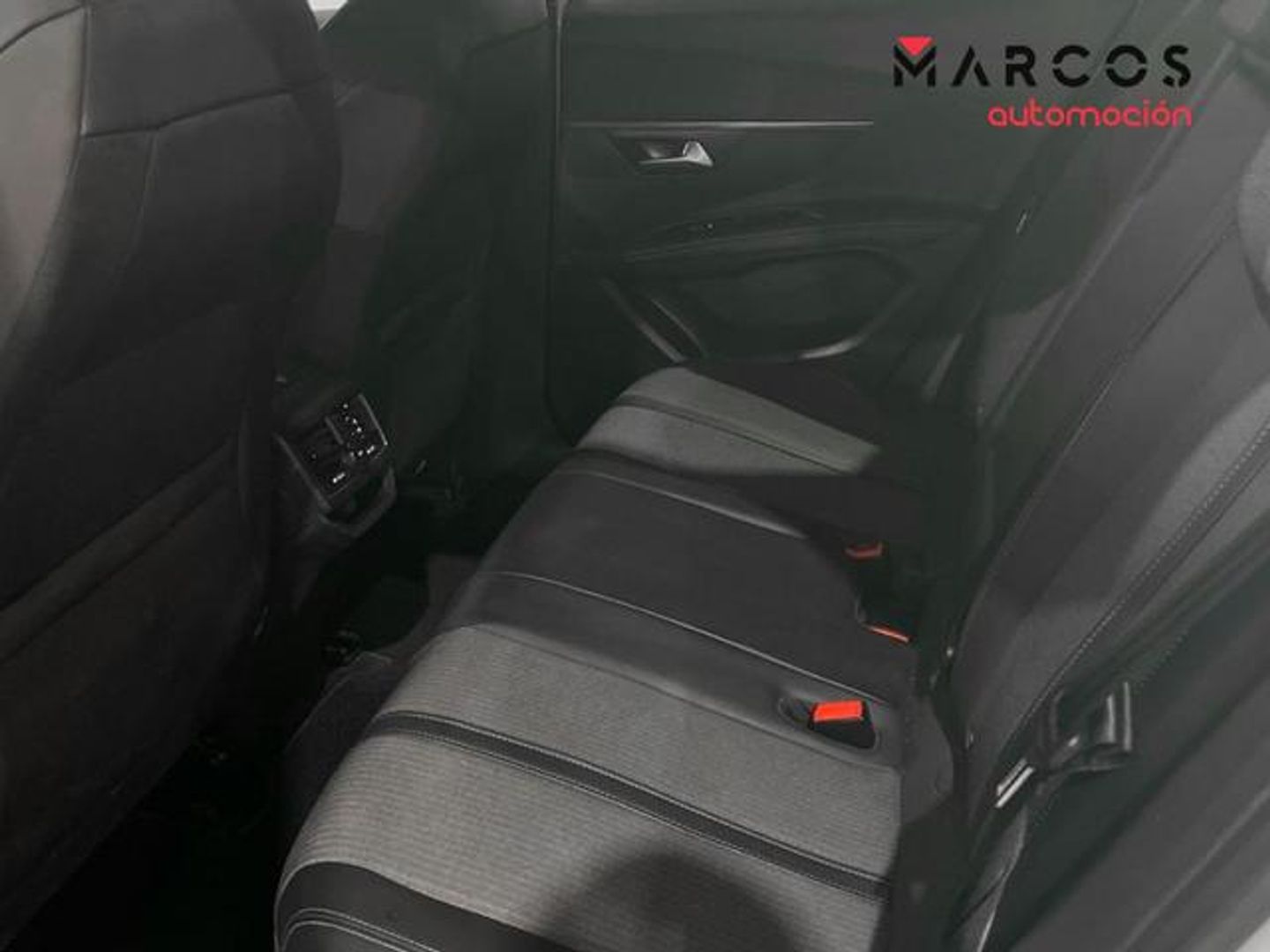 Peugeot 3008 Hybrid 136 Allure Pack eDCS6 100 kW (136 CV)