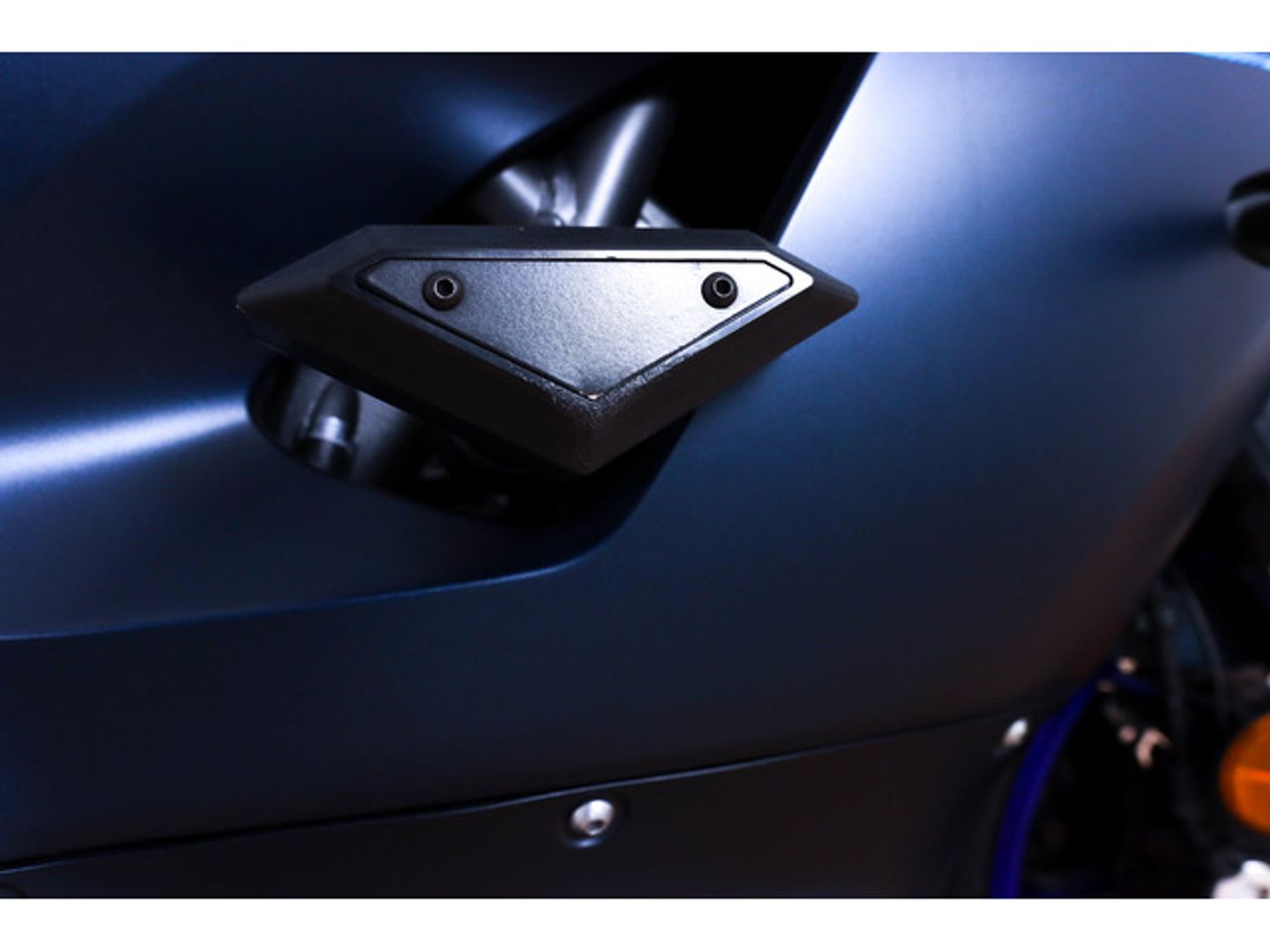 YAMAHA R7