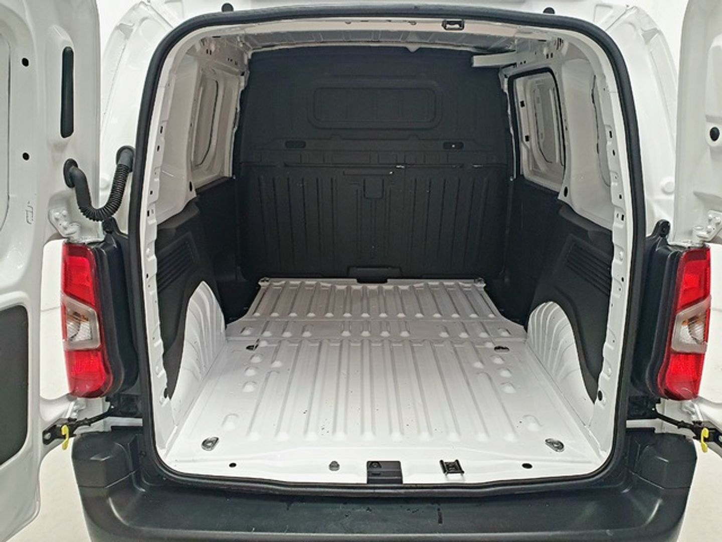 Peugeot Partner Furgon BlueHDi 100 S&S Pro Standard 600kg 73 kW (98 CV)
