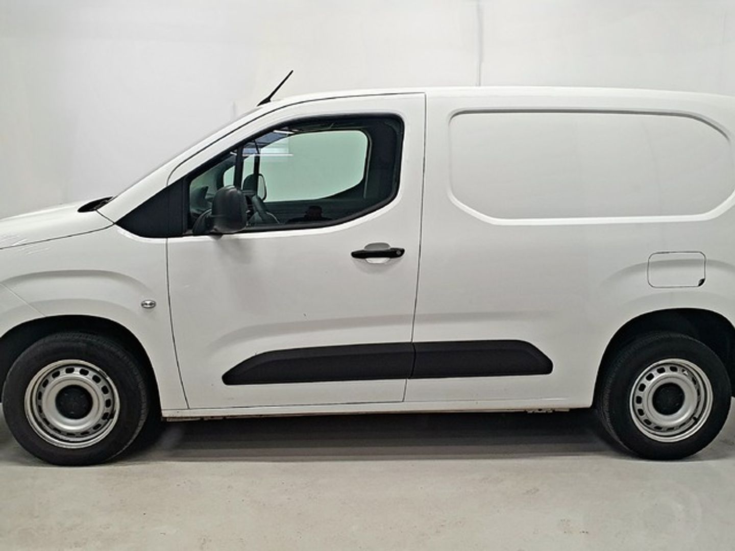 Peugeot Partner Furgon BlueHDi 100 S&S Pro Standard 600kg 73 kW (98 CV)