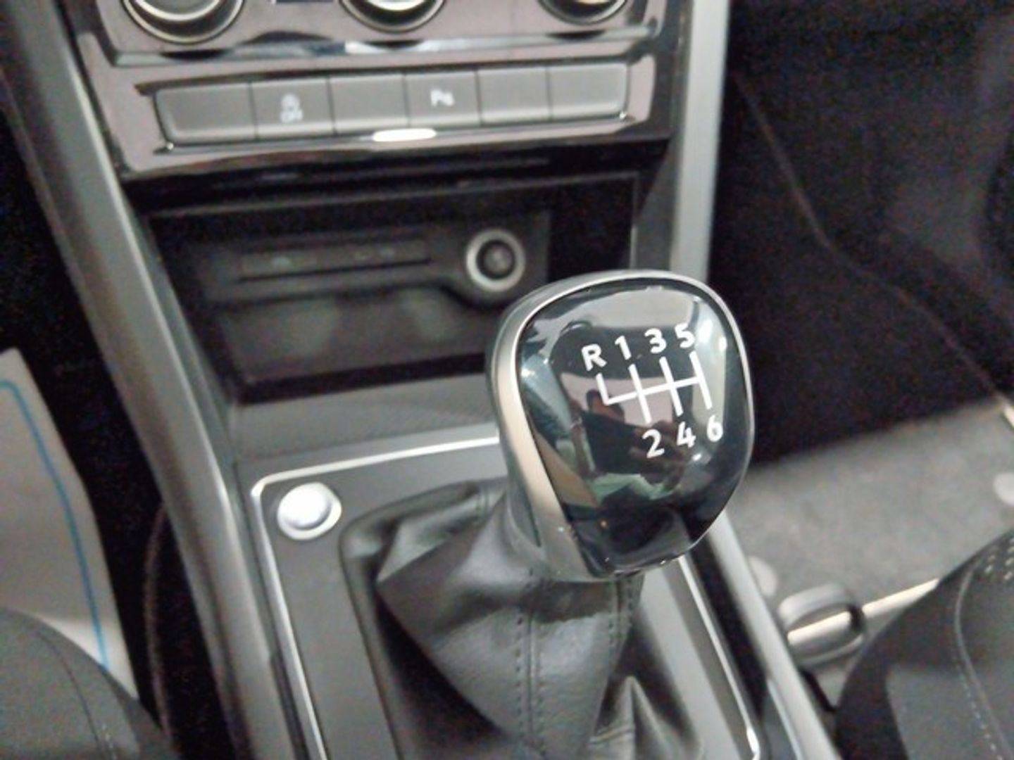 Volkswagen Touran Advance 1.5 TSI 110 kW (150 CV)
