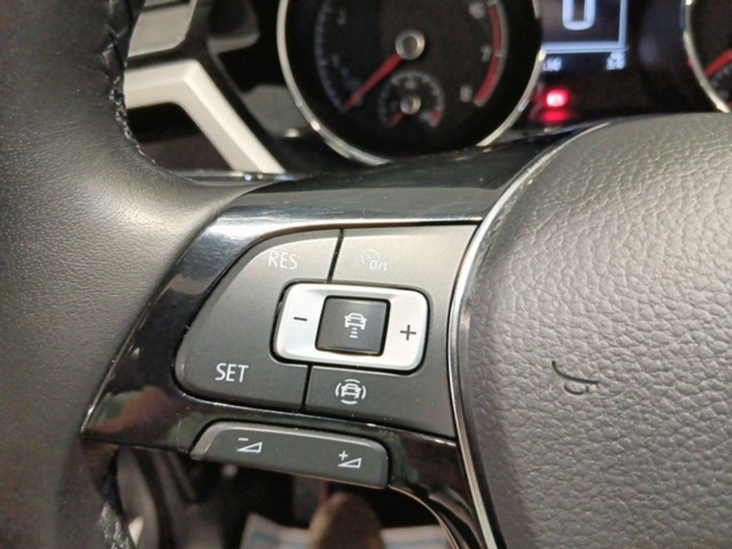 Volkswagen Touran Advance 1.5 TSI 110 kW (150 CV)