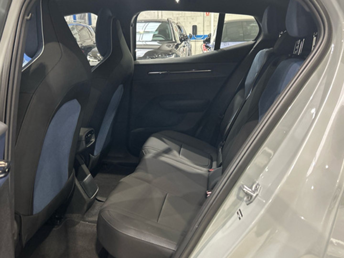 Volvo EX30 Single Motor Extended Range Plus Auto 200 kW (272 CV)