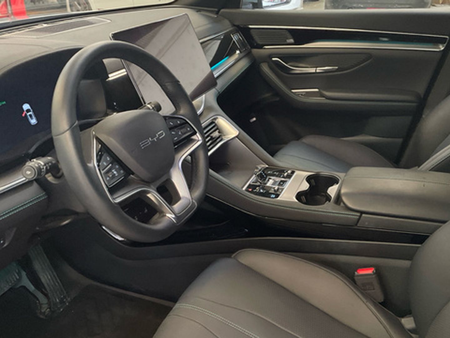 BYD Seal U DM-i Design 238 kW (324 CV)