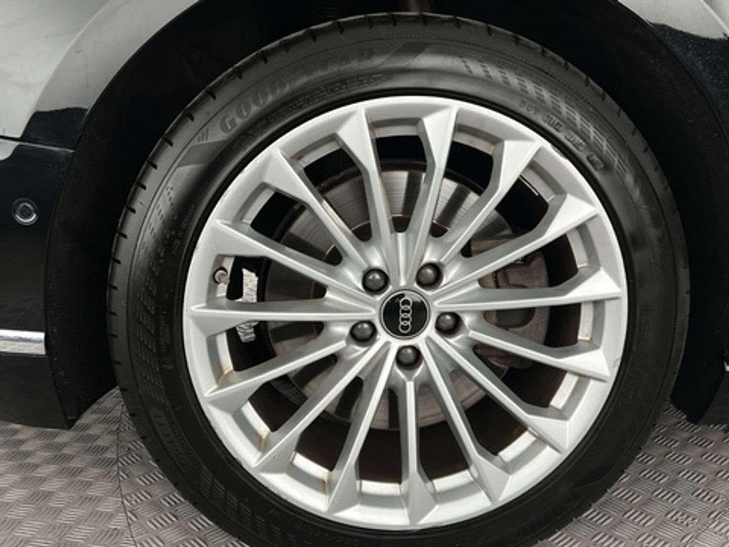 Audi A8 TFSIe 60 TFSIe quattro 330 kW (449 CV) tiptronic