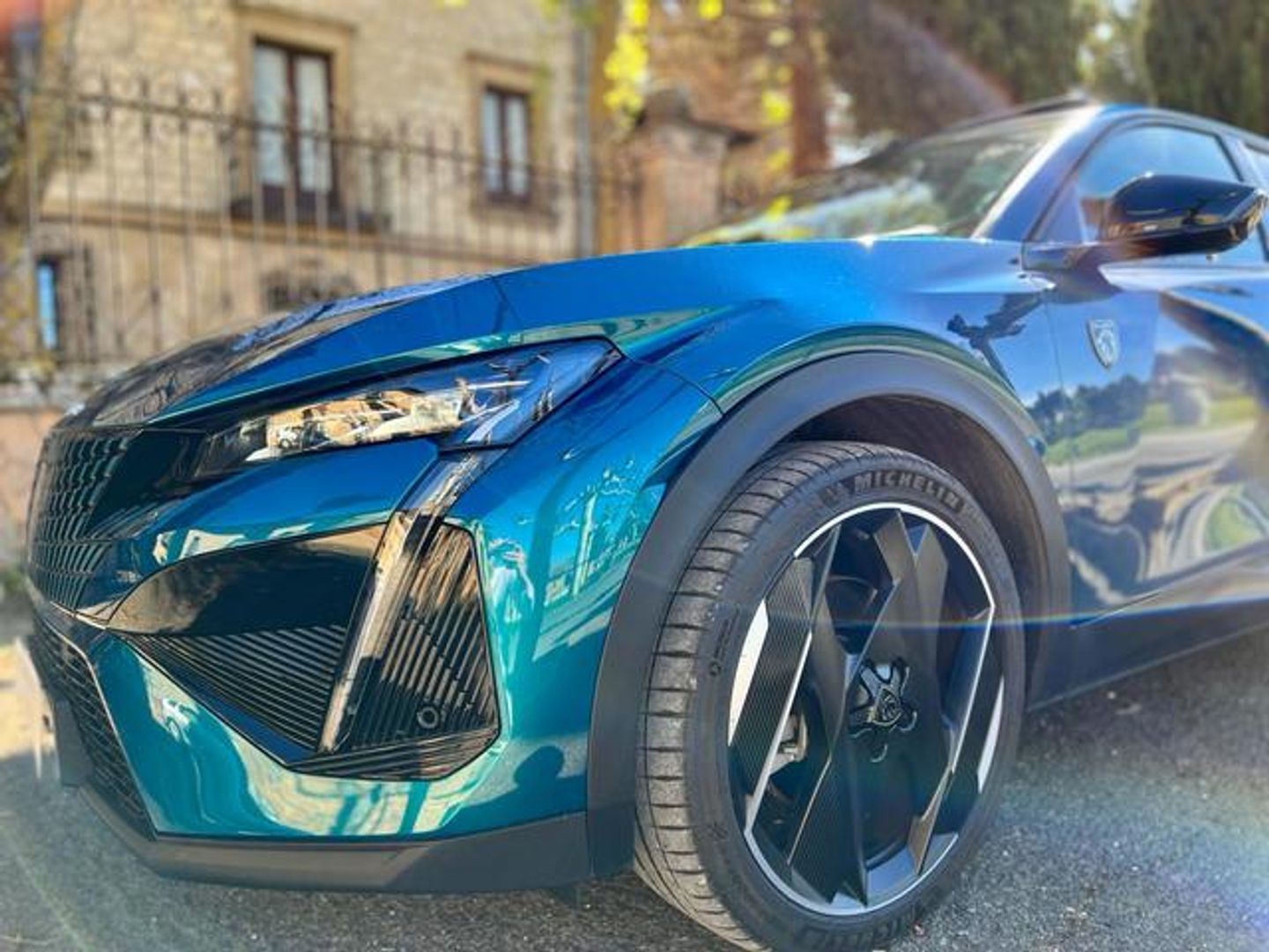 Peugeot 408 PHEV 225 GT e-EAT8 165 kW (224 CV)