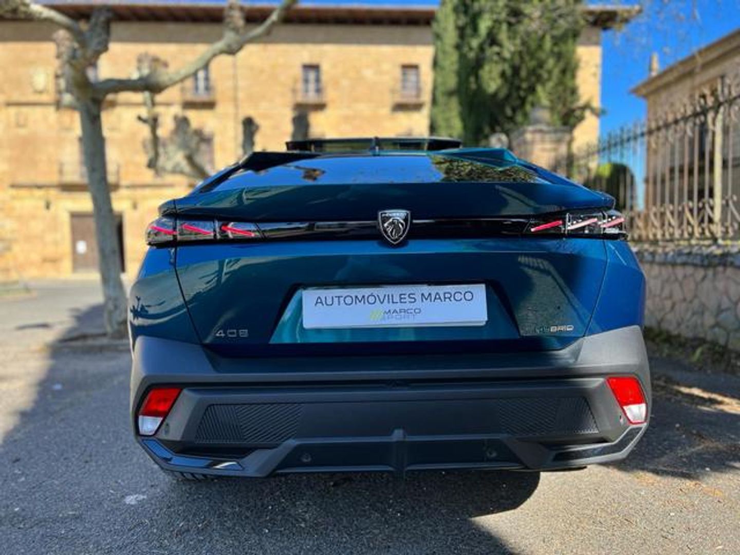 Peugeot 408 PHEV 225 GT e-EAT8 165 kW (224 CV)