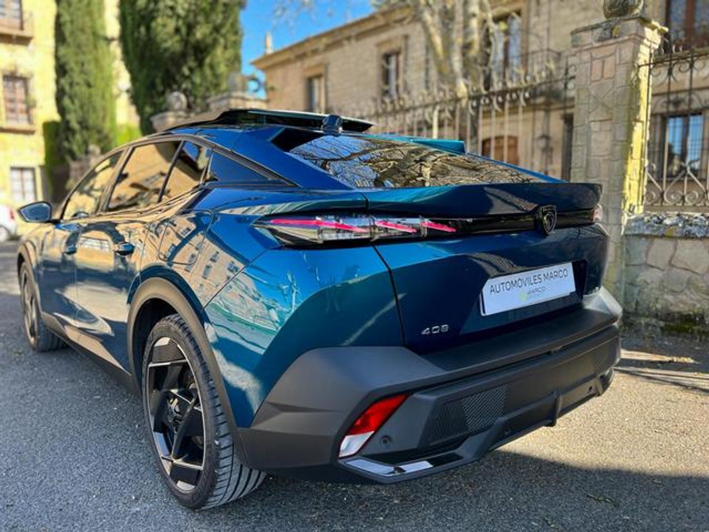 Peugeot 408 PHEV 225 GT e-EAT8 165 kW (224 CV)