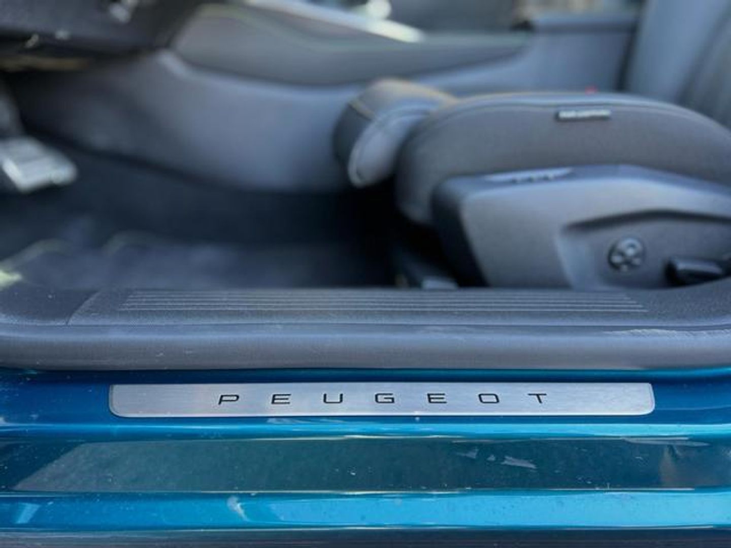 Peugeot 408 PHEV 225 GT e-EAT8 165 kW (224 CV)