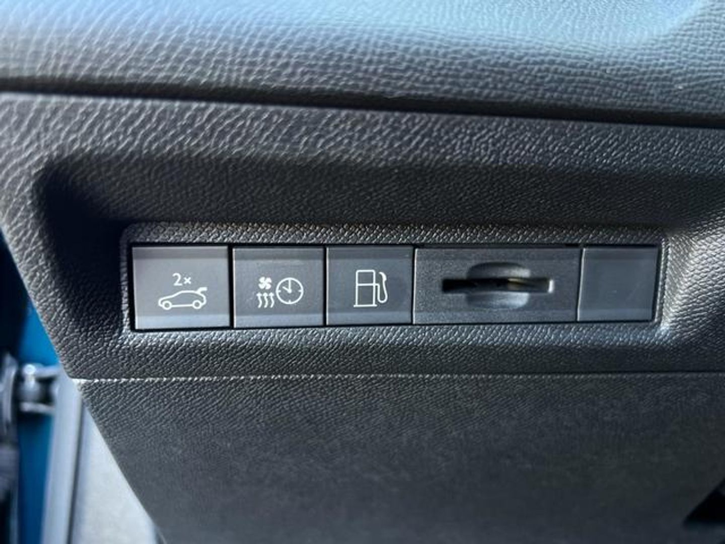 Peugeot 408 PHEV 225 GT e-EAT8 165 kW (224 CV)