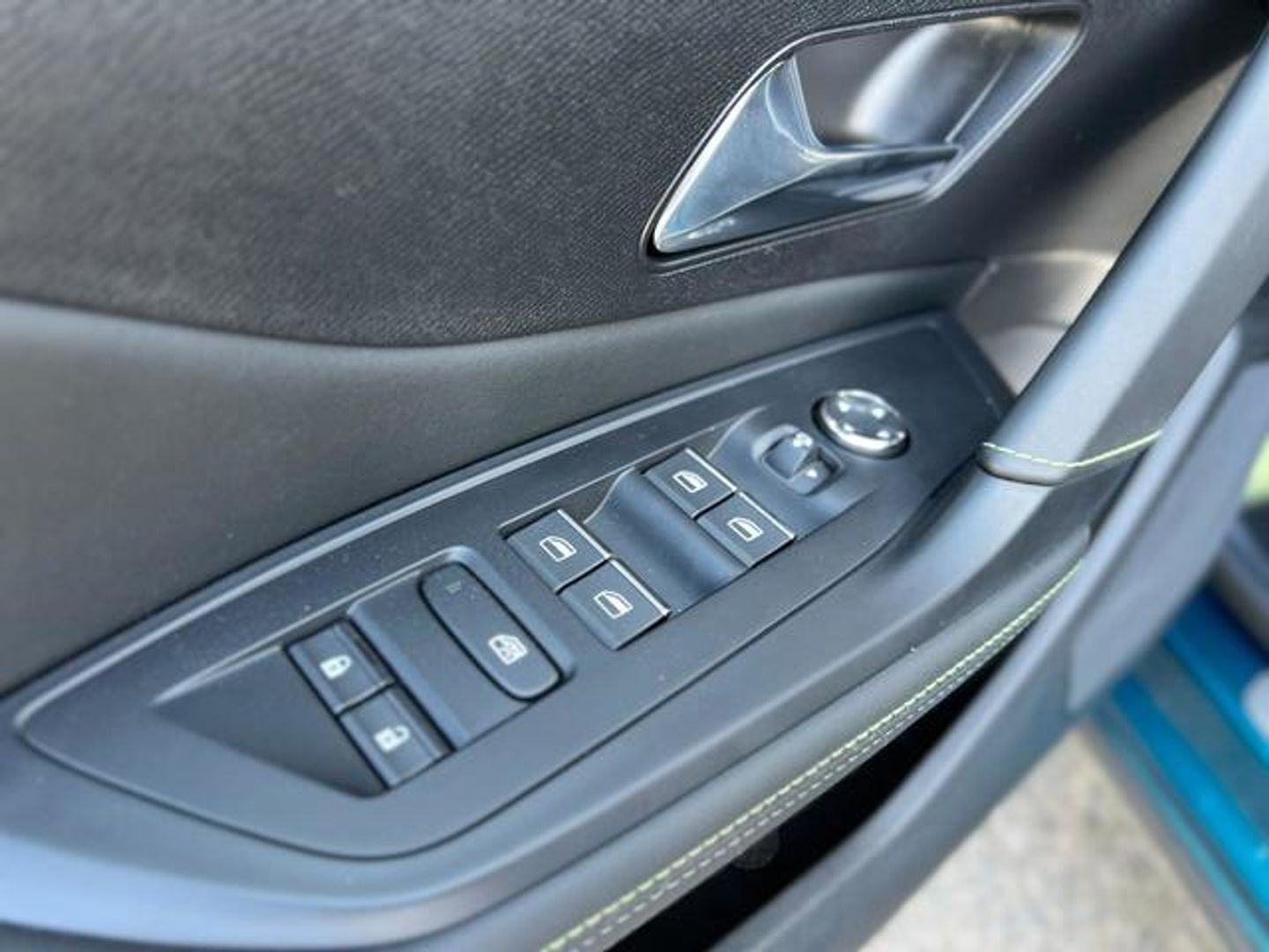 Peugeot 408 PHEV 225 GT e-EAT8 165 kW (224 CV)