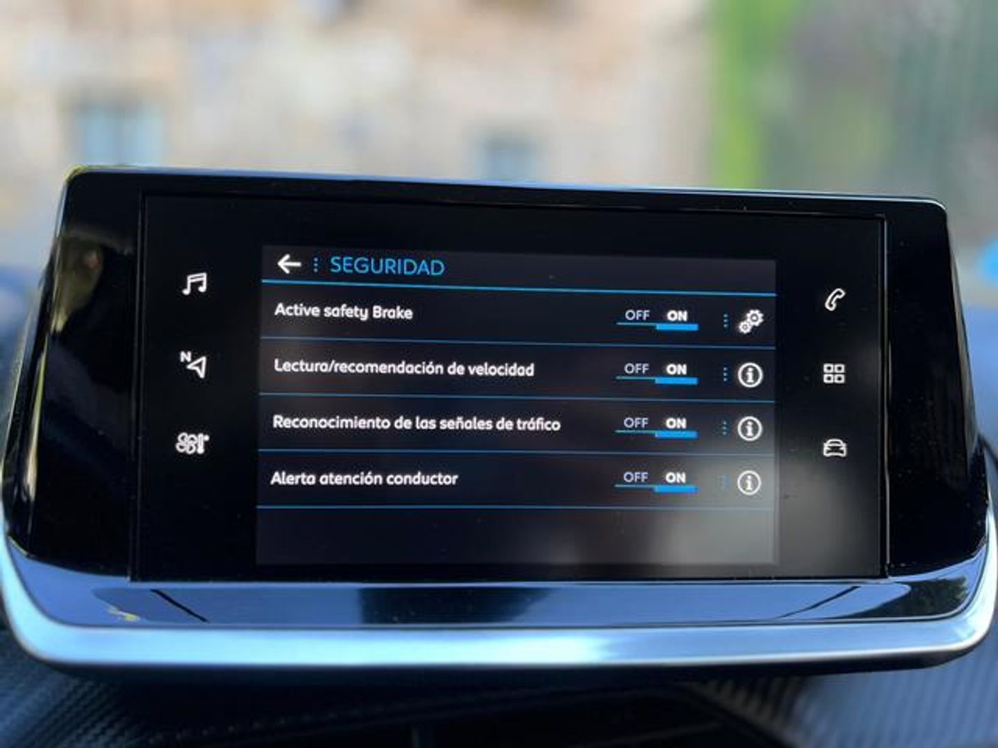 Peugeot 208 PureTech 100 Allure 75 kW (100 CV)