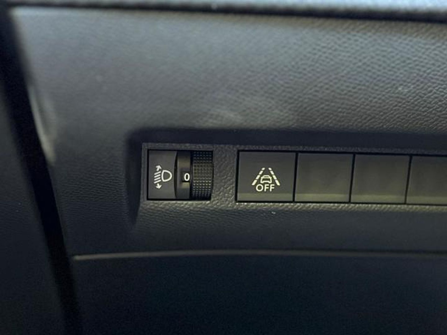 Peugeot 208 PureTech 100 Allure 75 kW (100 CV)