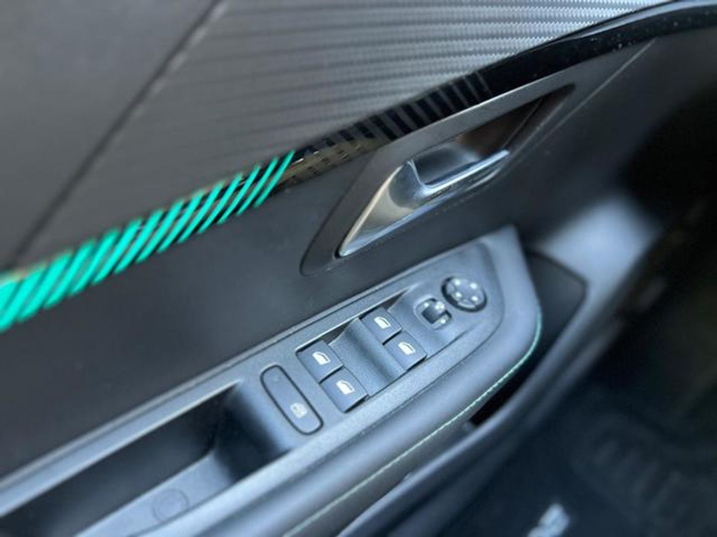 Peugeot 208 PureTech 100 Allure 75 kW (100 CV)