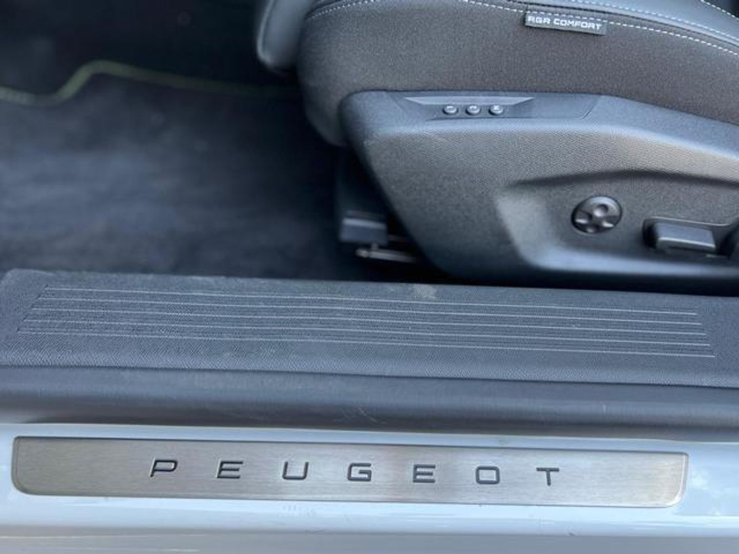 Peugeot 308 Hybrid 225 GT eEAT8 165 kW (225 CV)