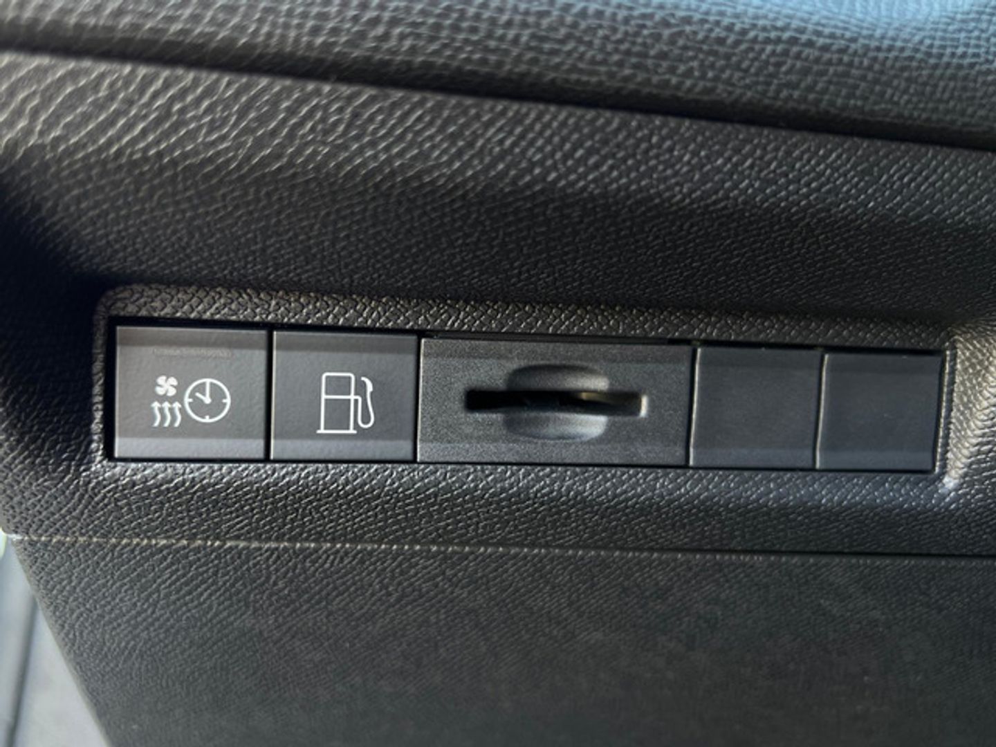 Peugeot 308 Hybrid 225 GT eEAT8 165 kW (225 CV)