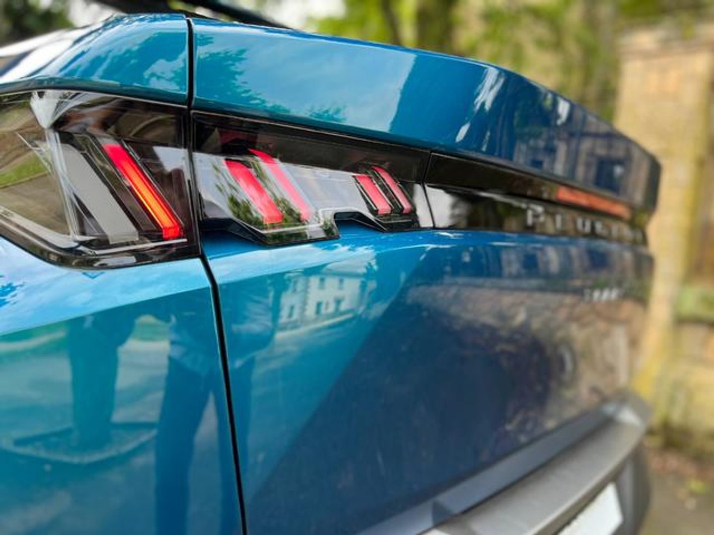 Peugeot 3008 Hybrid 145 Allure eDCS6 107 kW (145 CV)