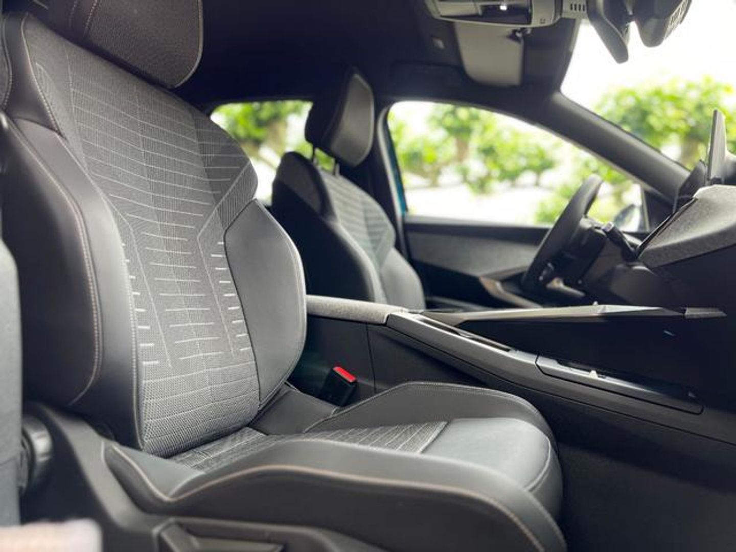 Peugeot 3008 Hybrid 145 Allure eDCS6 107 kW (145 CV)
