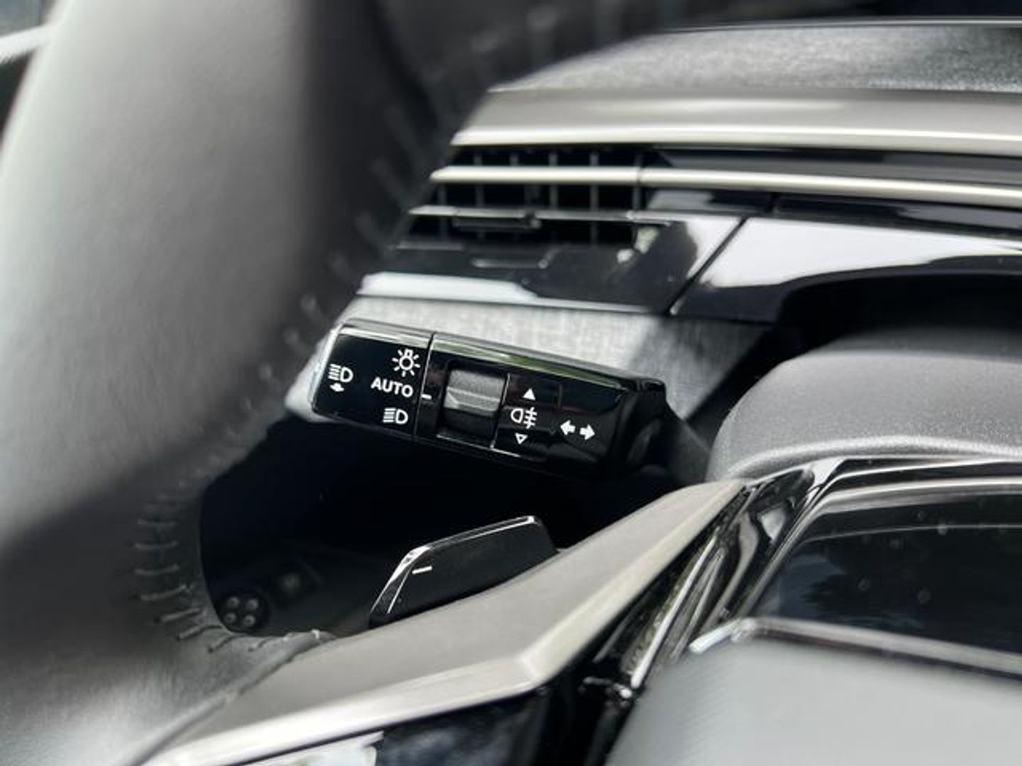 Peugeot 3008 Hybrid 145 Allure eDCS6 107 kW (145 CV)