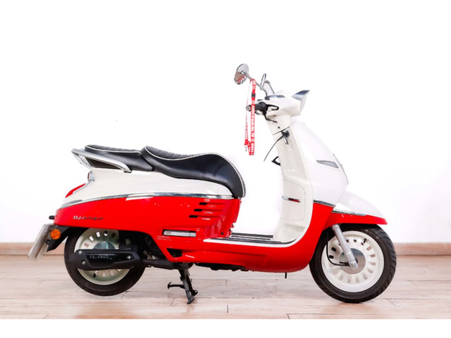 Peugeot Django 50 Blanco Motorcycle